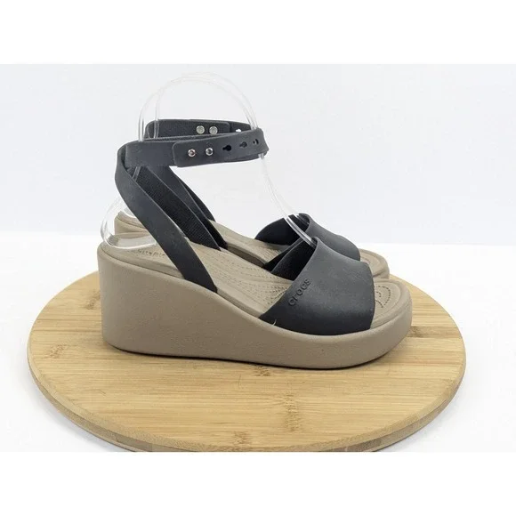 Crocs - Picture 2 of 11